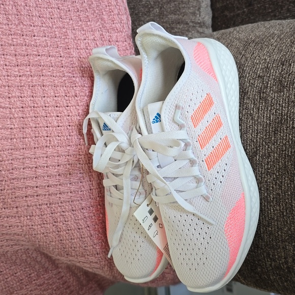 ADIDAS BRAND WOMEN'S WHITE ATHLETIC SHOES SNEAKERS SIZE 6 - Picture 3 of 11